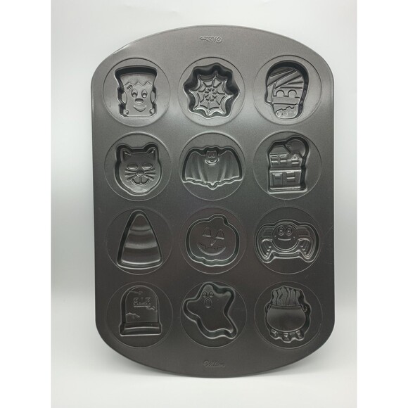 2008 WILTON HALLOWEEN COOKIE PAN  12  SPOOKY SHAPES Cat Bat Mummy Haunted House - Picture 1 of 10